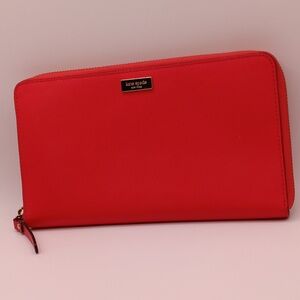 NWOT Kate Spade Neda Newbury Lane Large Red Zip Around/Goldtone Hardware.
